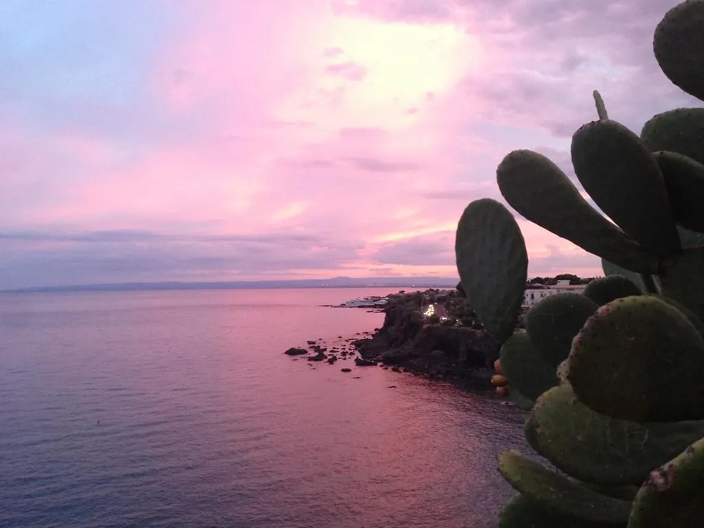 بيت للعطل فيلا آتْشّي كاستيلّوفي Casa Vacanze Un Rifugio Nel Mare